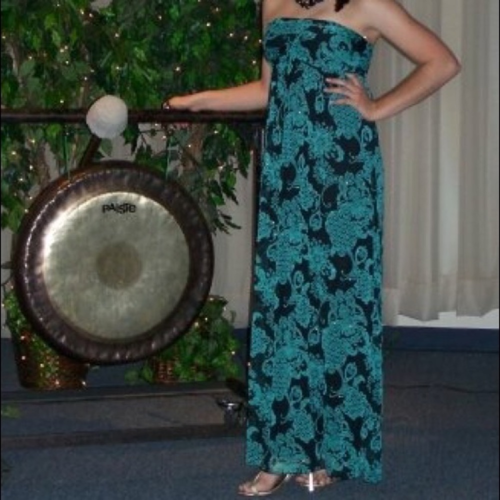 Size 7 formal dress, worn once!